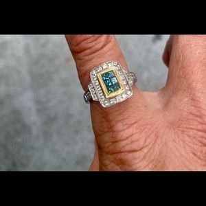 Diamond and emerald ring 14k gold